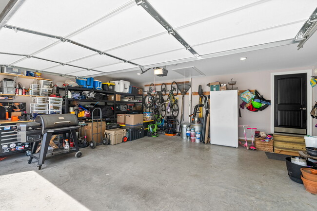 Building Photo - 3477 Eastwood Dr