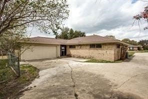 Building Photo - 1400 Quill Dr
