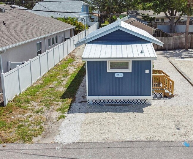 Building Photo - 602 1/2 Skinner Blvd