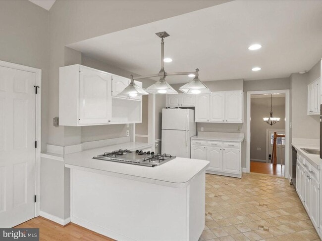 Building Photo - 1919 Kenbar Ct