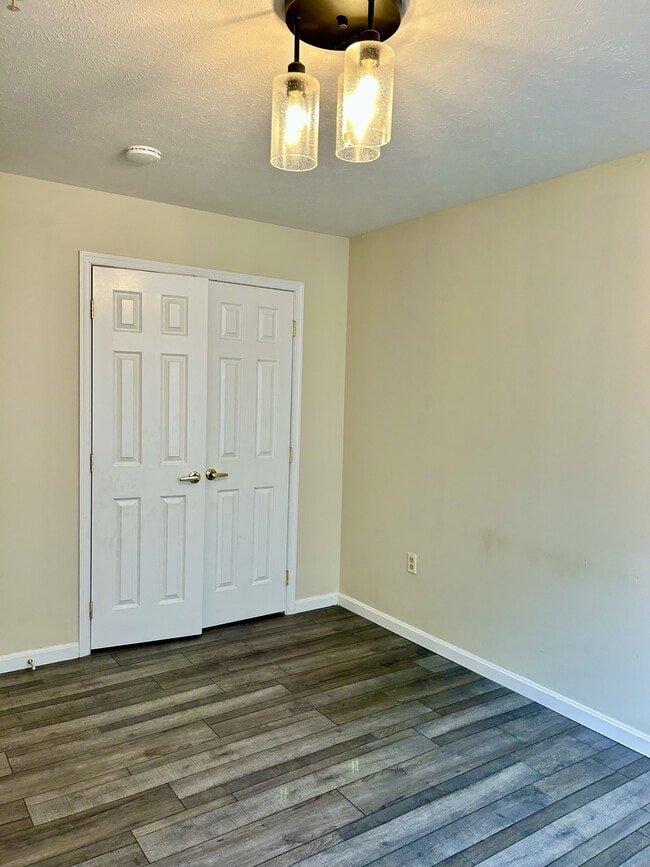 Building Photo - 45511 Westmeath Way