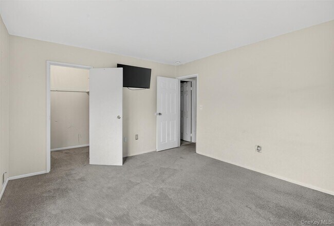 Building Photo - 8 Knightsbridge