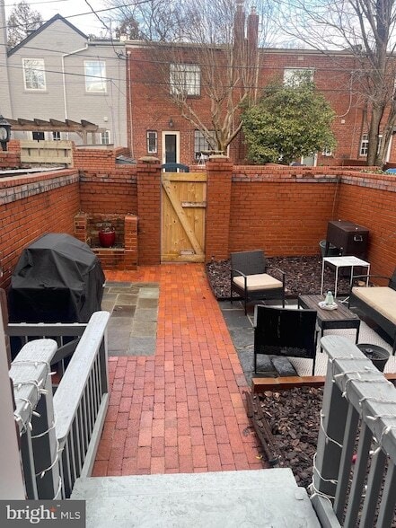 Building Photo - 703 Chetworth Pl