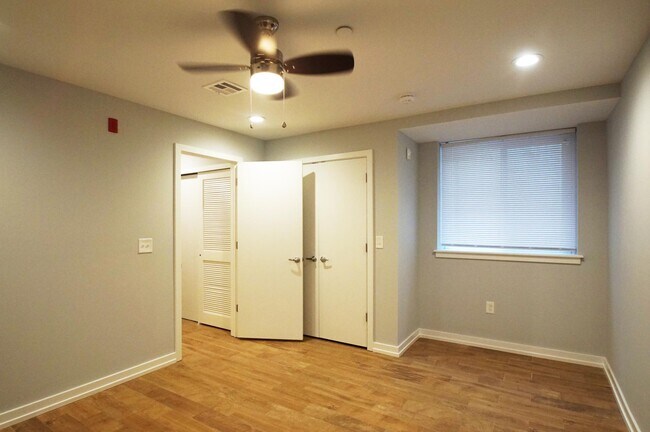 Building Photo - 411 N 41st St