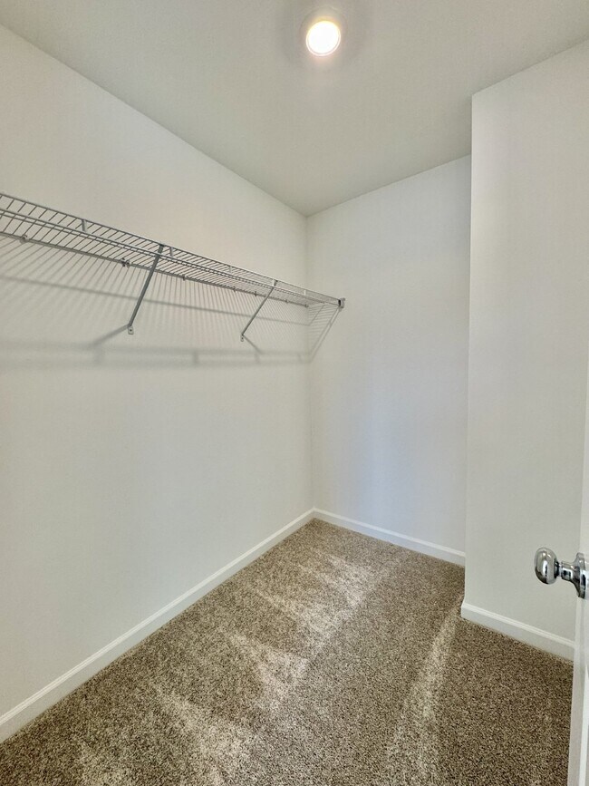Building Photo - Be the First to Live in This Beautiful 5 B...