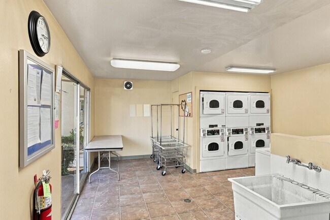Building Photo - 1241 Homestead Ave