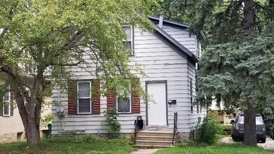 Building Photo - 1168 1/2 Shawano Ave