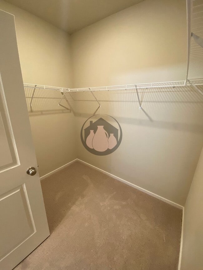 Building Photo - Beautiful Home in Woodburn-Available NOW