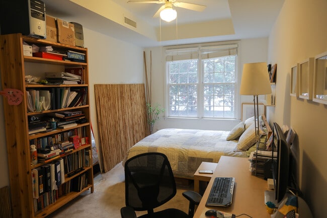 Guest Bed - 1735 Peachtree St NE