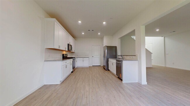 Building Photo - 23422 Honey Spade Rd