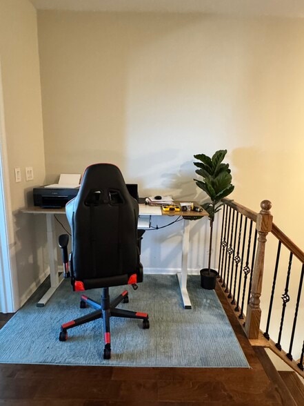 Office space - 813 Deluca Rd