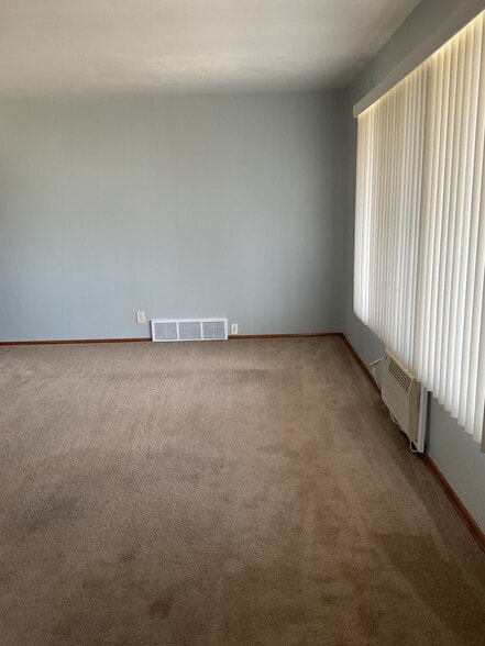 Building Photo - 9729 - 9739 W Hampton Ave