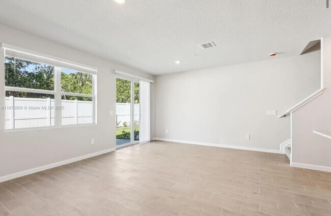 Building Photo - 478 Salisbury Cir