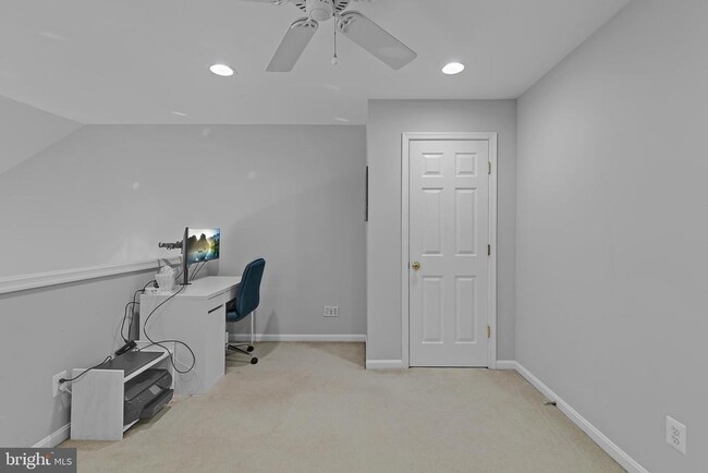 Building Photo - 21855 Locomotive Terrace