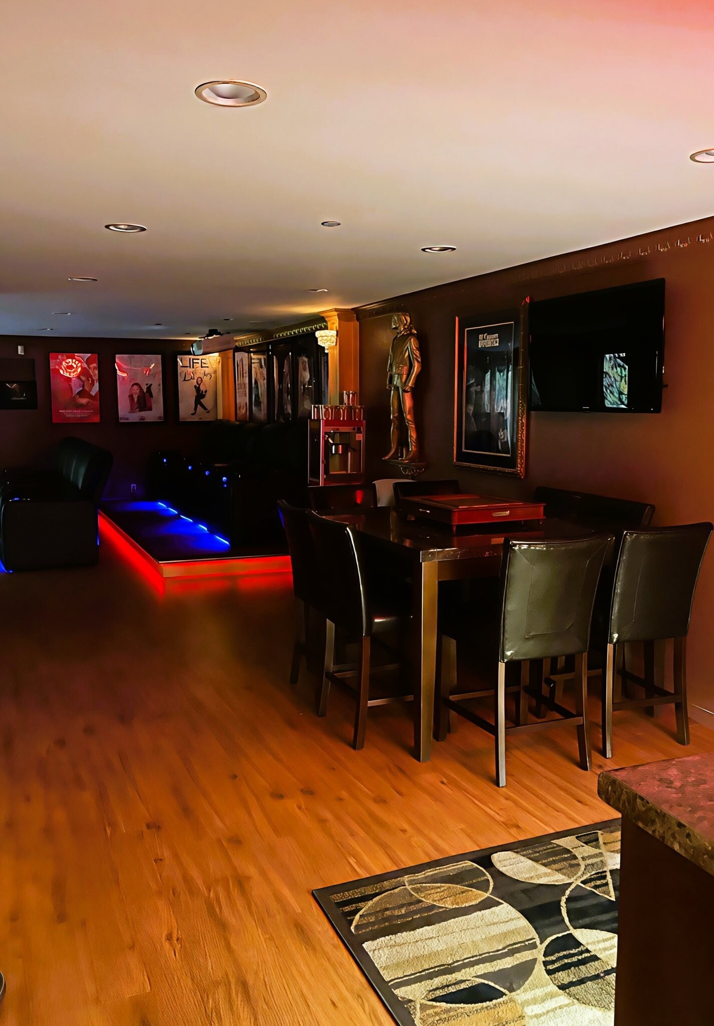 Building Photo - 1331 Roscomare Rd