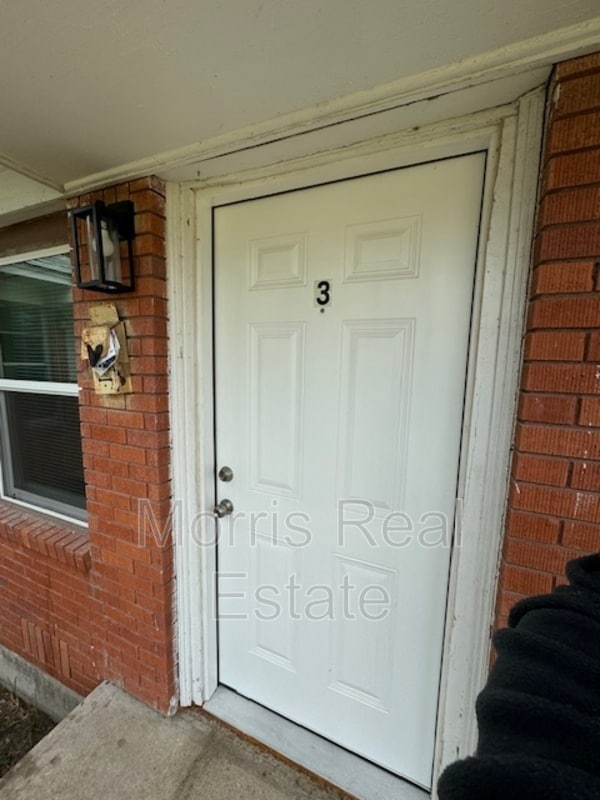 Building Photo - 201 W Green Ave