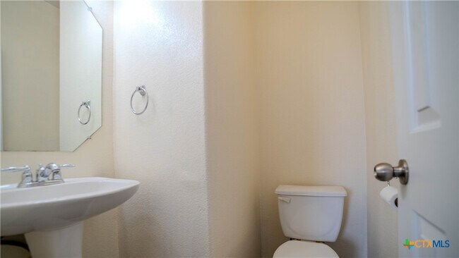 Building Photo - 6107 Bridgewood Dr