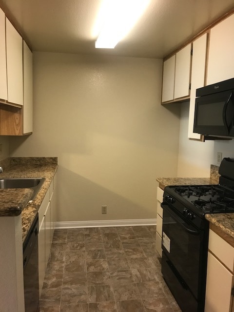 Kitchen - 2908 W. Victory