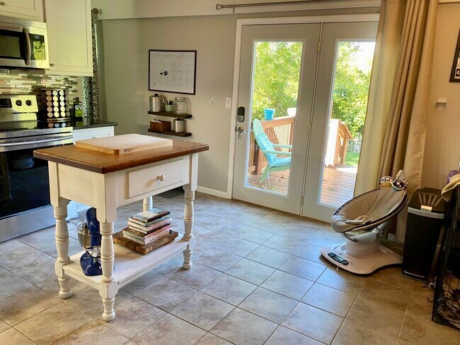 Building Photo - 9 Tree Hill Ct