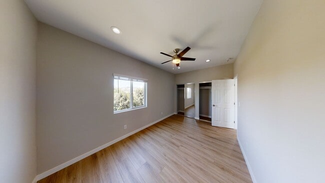 Building Photo - 4BD/2BA on La Dorna