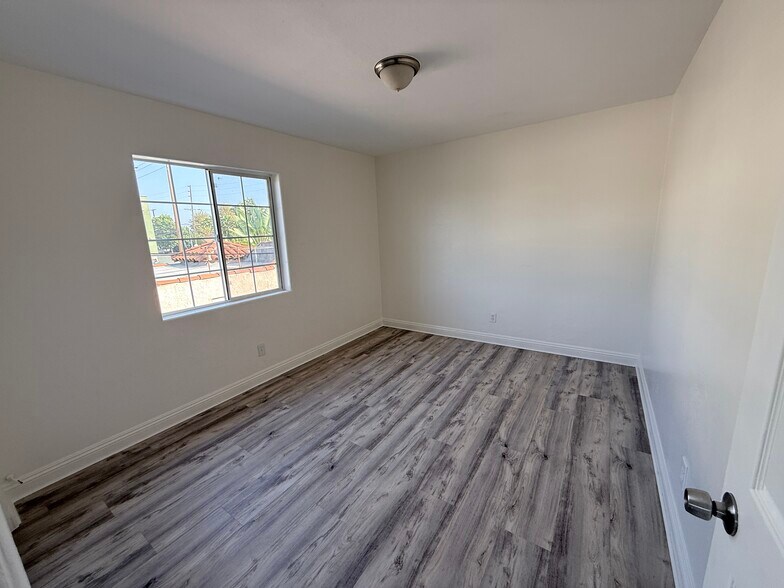 Building Photo - 1613 E. 92nd st.