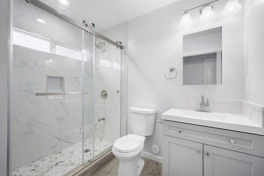 Building Photo - 536 South St