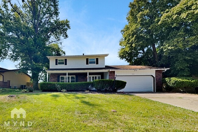 Building Photo - 5621 Oakmont Dr