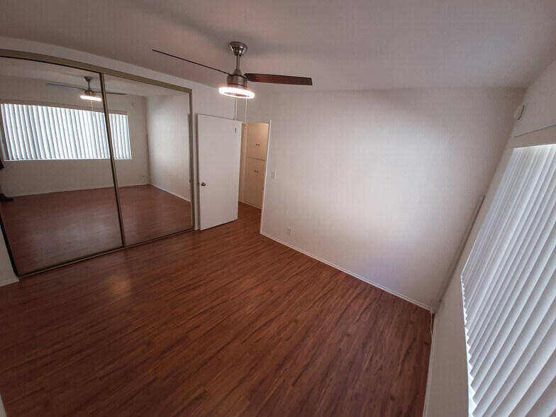 Building Photo - 14804 Dickens St
