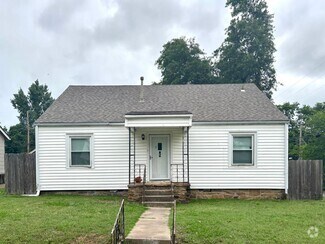Building Photo - Charming 2-Bedroom Home with Newly Remodel...