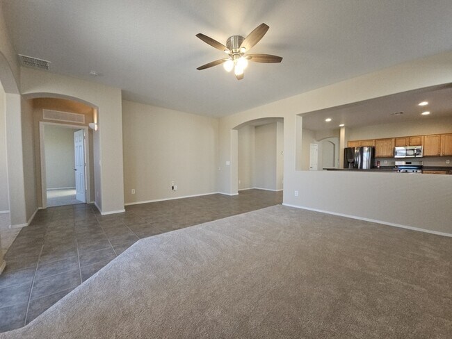 Building Photo - San Tan Valley Home in the Popular Johnson...