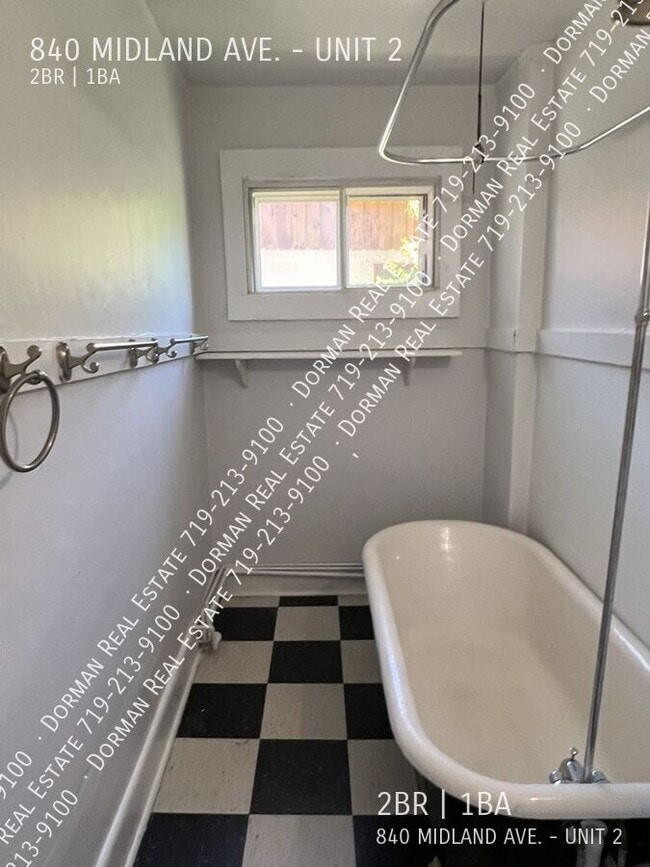 Building Photo - 840 Midland Ave