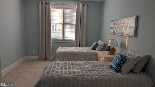 Building Photo - 36400 Warwick Dr