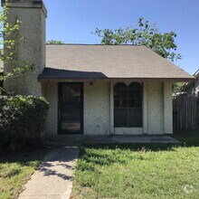 Building Photo - Affordable 3/2 off Walzem