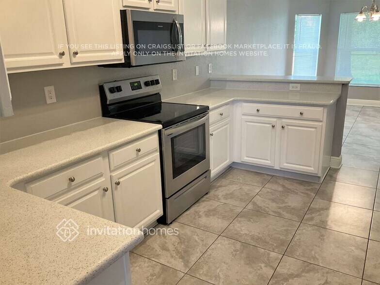 Building Photo - 25940 Aysen Dr