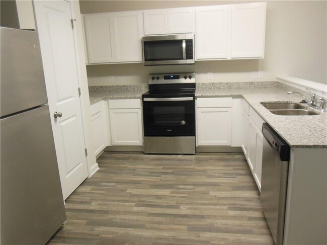 Building Photo - 208 Saddle Brooke Trace
