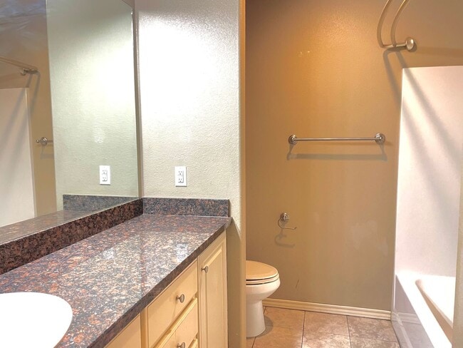Building Photo - 3 bed 2 bath-Frenship ISD
