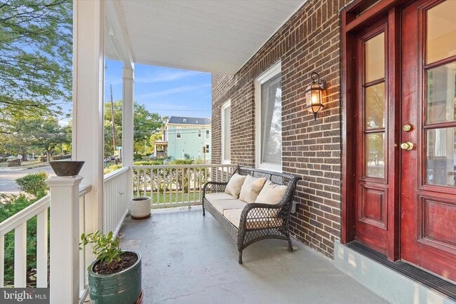 Primary Photo - 4131 Illinois Ave NW