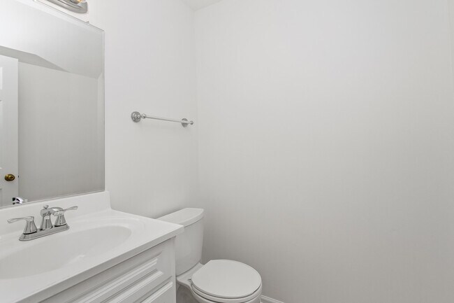 Building Photo - 2122 Rugen Rd