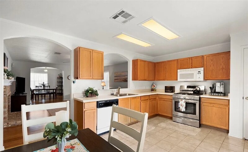 Building Photo - 3912 Haleys Way