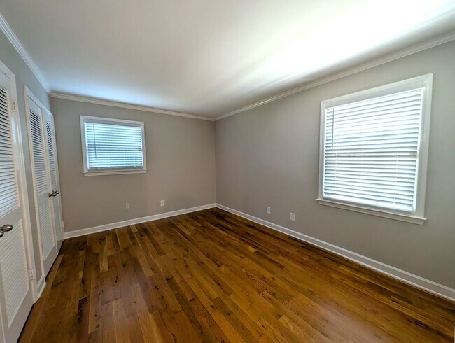Building Photo - Charming split level home located in the Spring Valley Community in the South Park area of Charlo...