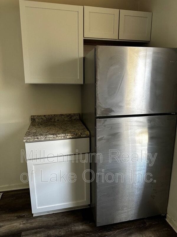 Building Photo - 6871 Continental Ave