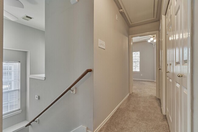 Building Photo - 10 Musgrove Pl