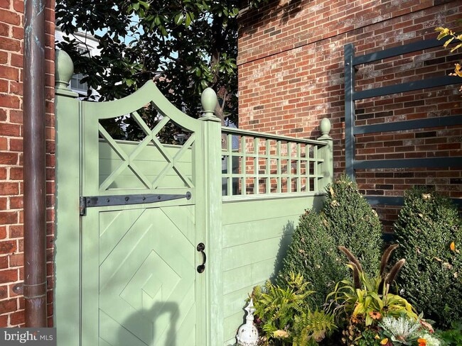 Building Photo - 413 Prince St