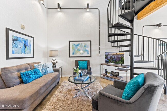 Building Photo - 914 E Osborn Rd