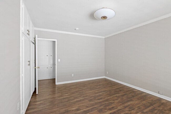 Building Photo - Welcome to this Beautiful Ranch-Style Home...