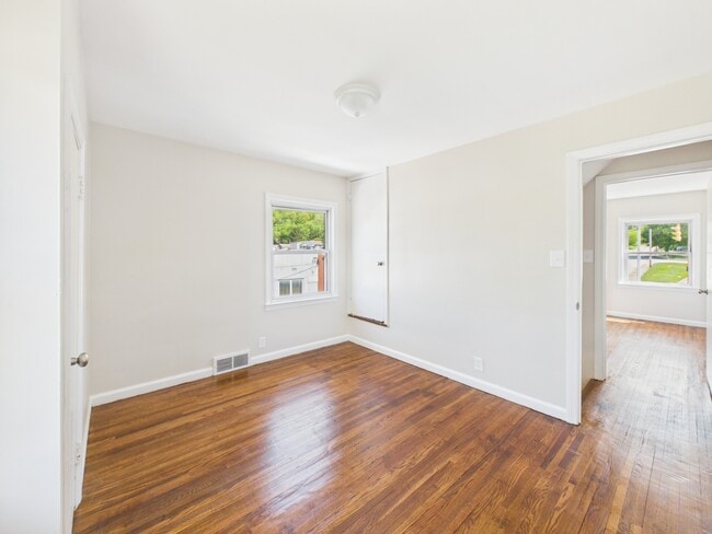 Building Photo - 1036 3rd St