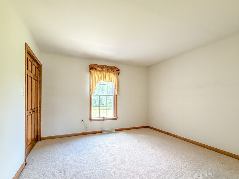 Building Photo - 1387 Sheep Hill Rd