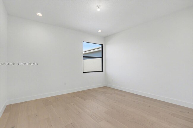 Building Photo - 8525 Crystal Downs Ave