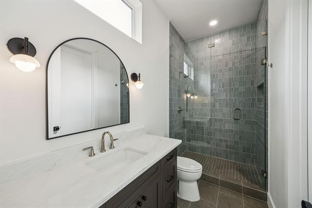 Building Photo - 6244 Richmond Ave