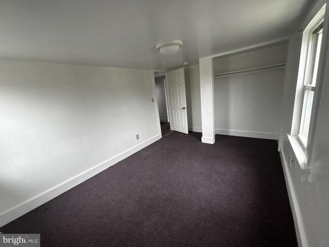 Building Photo - 2 E Vine St